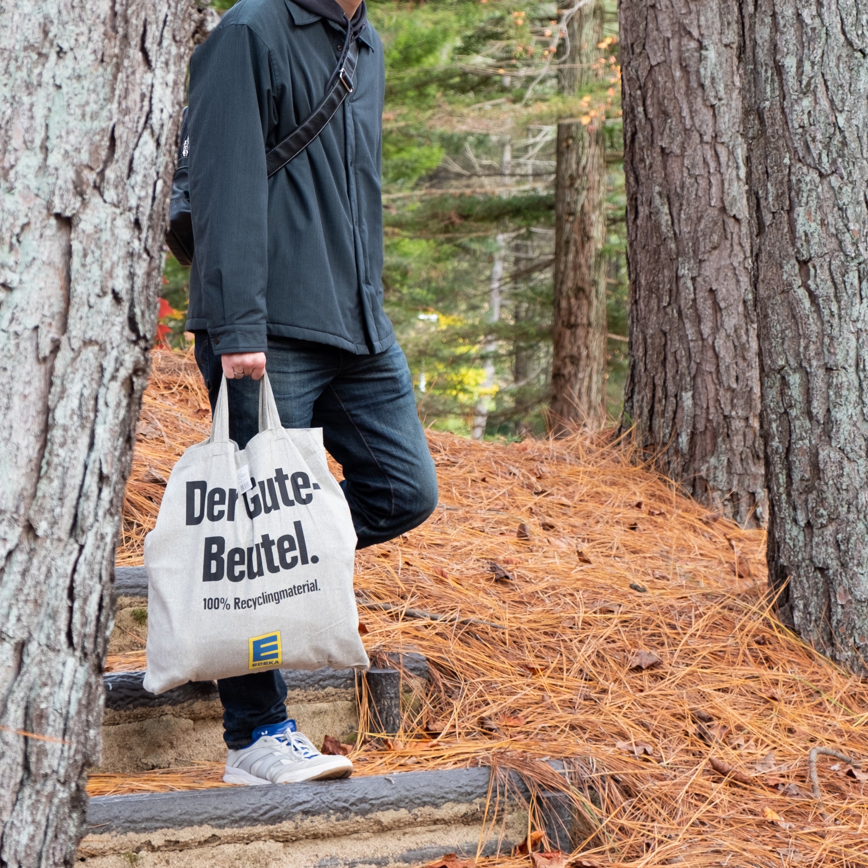 ドイツ限定 ブラックテキストトートバッグ｜ナチュラルでおしゃれな